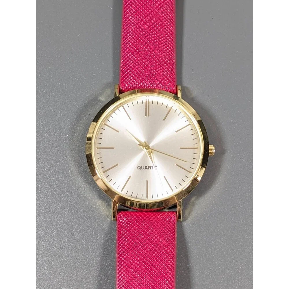 Avon Aurora Strap Watch Pink‎ Faux Leather Textured Gold Tone Classic